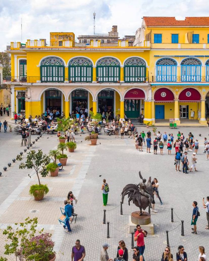 Plaza Vieja, Old Havana, Havana, Cuba.