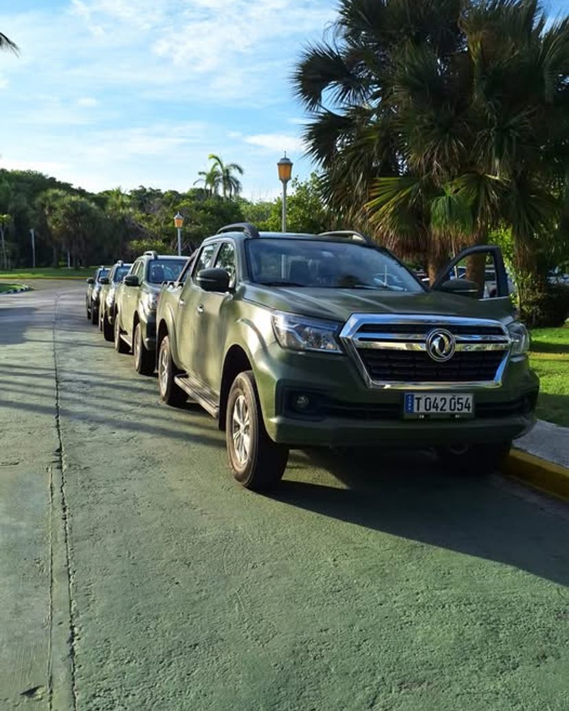 Jeep Safari "UNE VILLE, TRINIDAD"