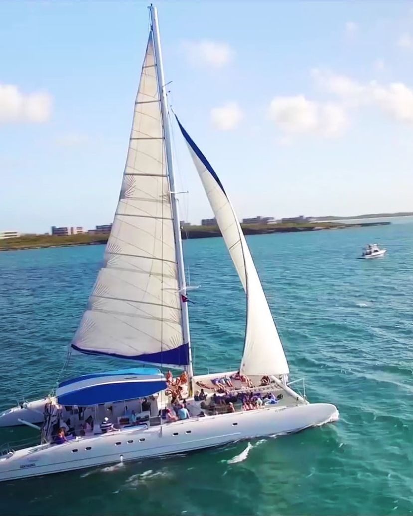 "EXCLUSIVE CATAMARAN (HALF DAY)" Tour, Cayo Santa María, Villa Clara, Cuba.