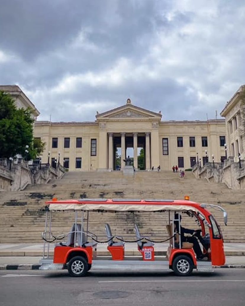 "REVOLUTION EXPEDITION" Tour, La Habana, Cuba.