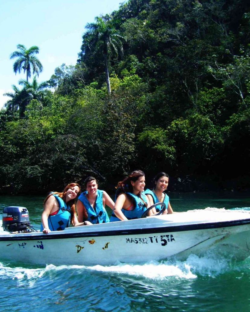 "BOAT RIDE IN CANÍMAR RIVER" Tour, Río Canimar Natural Park, Matanzas, Cuba.
