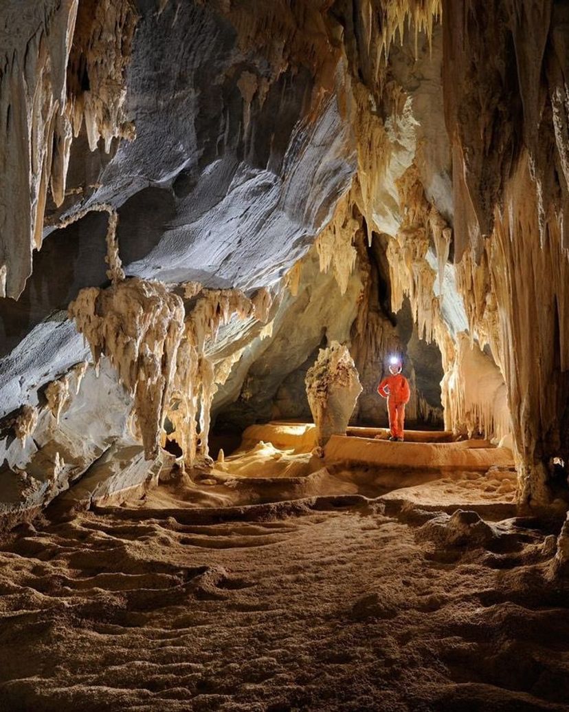 “DISCOVER THE UNDERGROUND WONDERS OF VIÑALES CAVES” Tour, Viñales Valley, Pinar del Río, Cuba.
