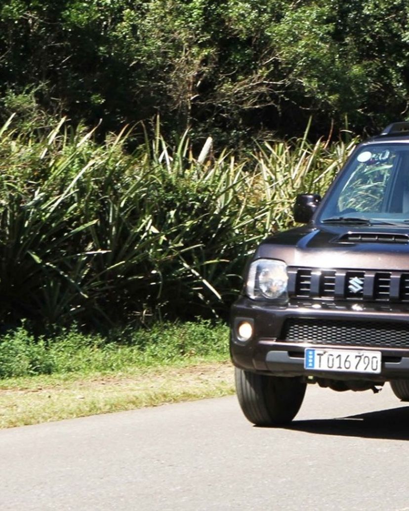 Jeep Safari "SPECIAL TRINIDAD WITH TOPES DE COLLANTES (Variant II)"