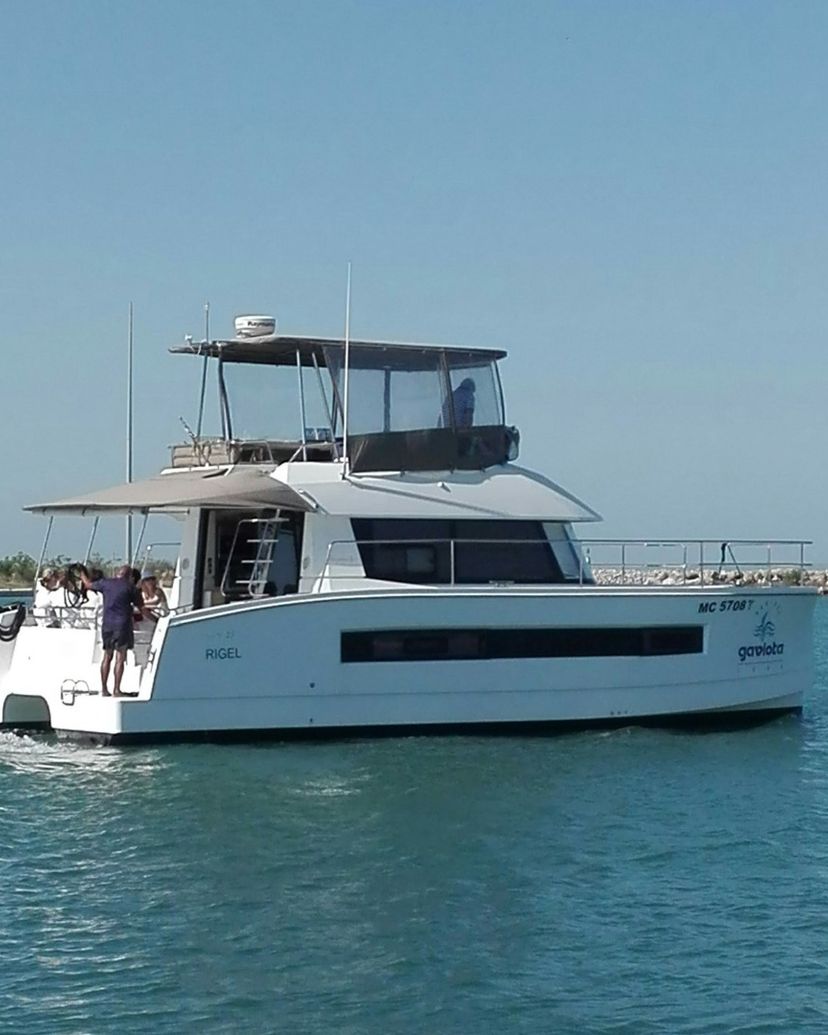 "LIFE ON BOARD 2 NIGHTS, CRUISE OF THE KING" Tour, Cayo Santa María, Villa Clara, Cuba.
