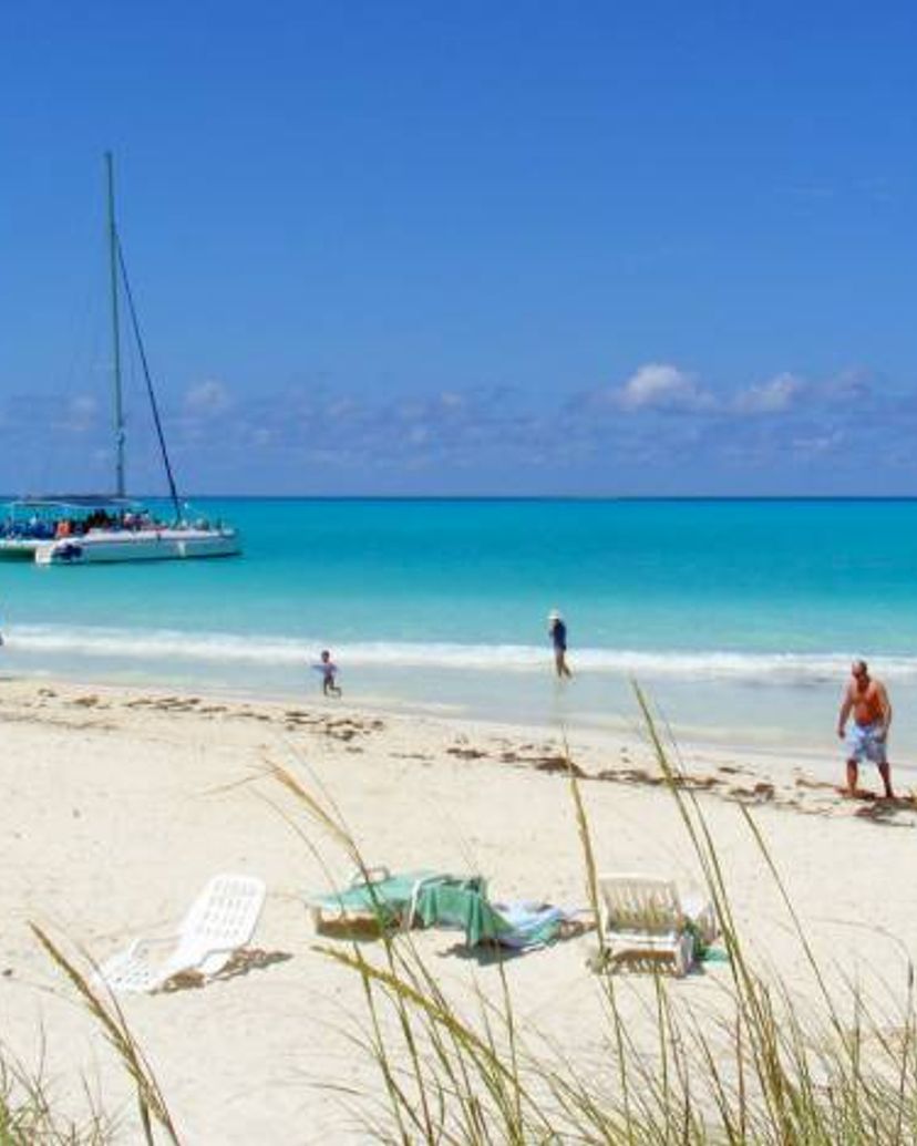 "PRIVATE CHARTER IN JARDINES DEL REY + DOLPHINARIUM" Tour, Jardines del Rey, Ciego de Ávila, Cuba.