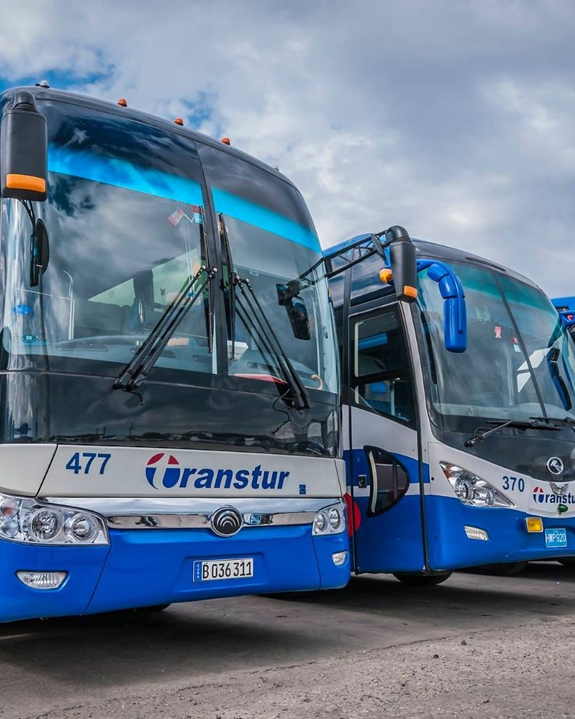 Transfer Service "SHUTTLE JOSÉ MARTÍ INTERNATIONAL AIRPORT, HAVANA - VEDADO"