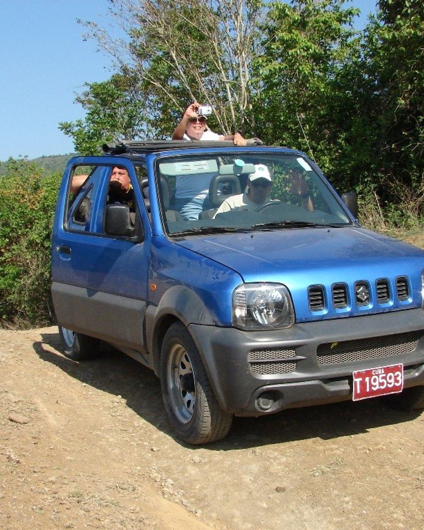 Jeep Safari “BIRDWATCHING ON THE HILL OF YAGUAJAY”