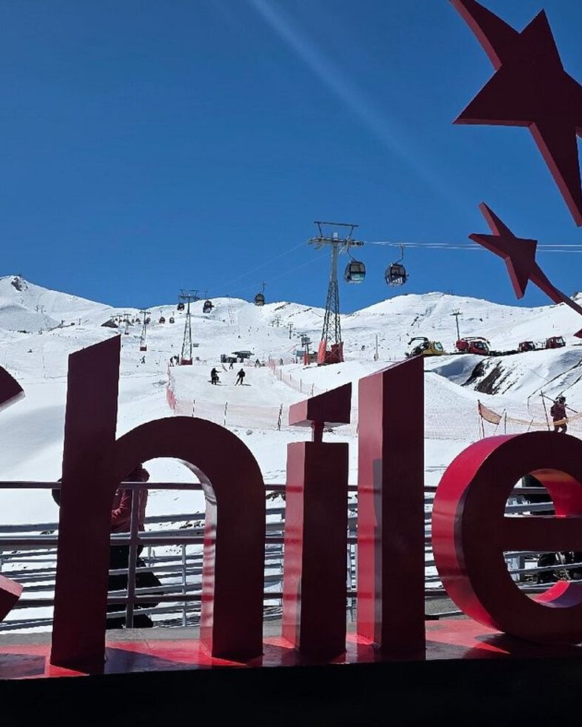 “PANORAMIC VISIT THROUGH THE CHILEAN MOUNTAIN RANGE” Tour, Valle Nevado, El Colorado, and Parque Farellones, Chile.