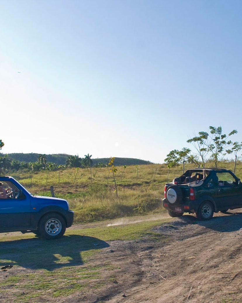 Jeep Safari "PHOTO TOUR", Pilón, Granma, Cuba.