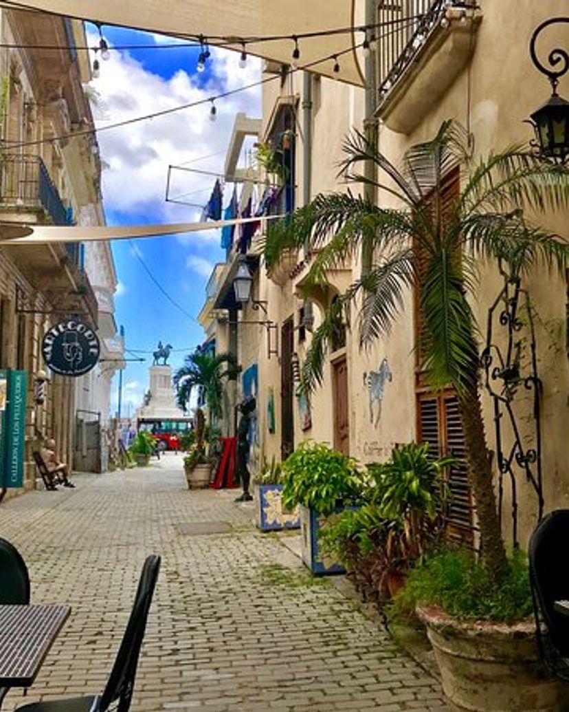 Barbershop alley, Tour "The Santo Angel, neighborhood Inside"