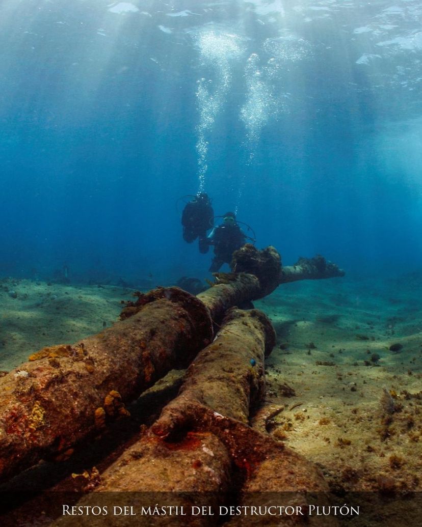 Remains of the Mast. DIVING IN WRECKS OF THE HISPANIC - CUBAN - NORTH AMERICAN WAR OF 1898. "PLUTON DESTROYER".