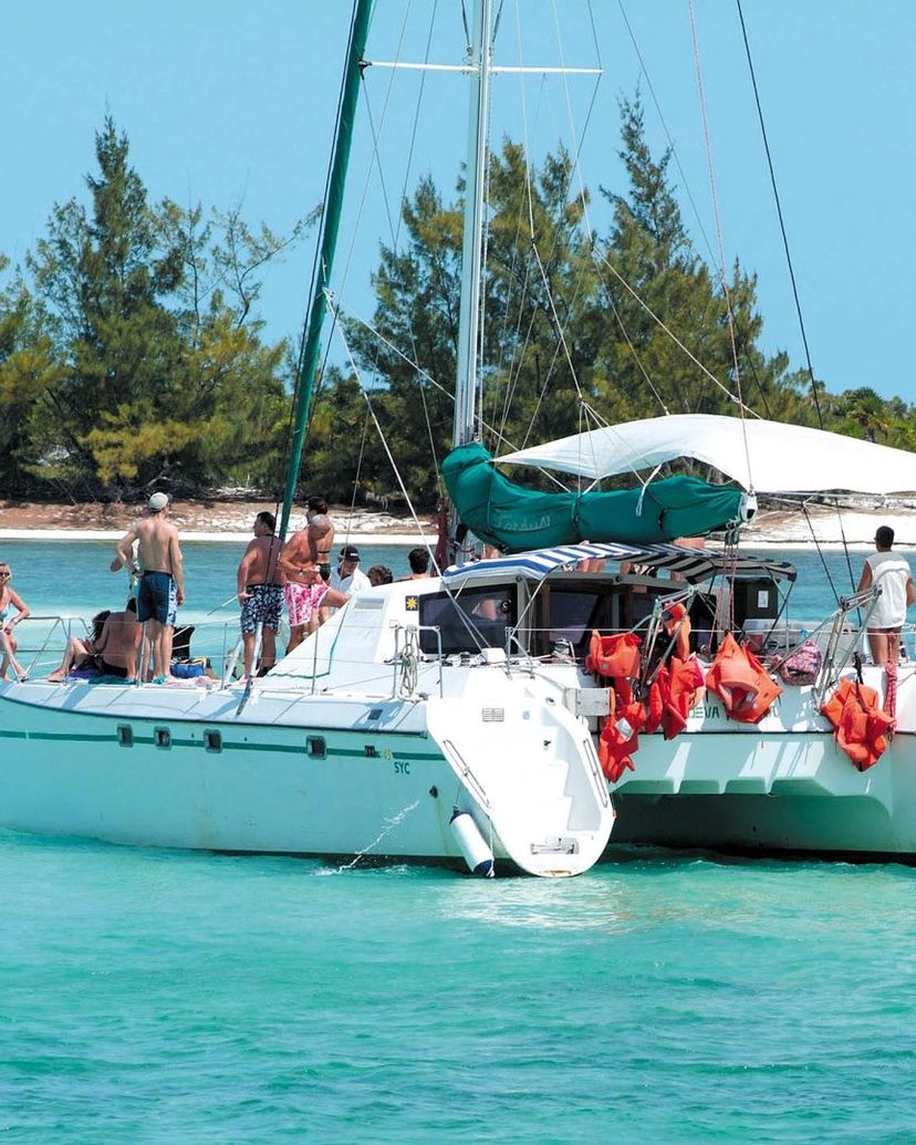 Catamarant tours in Cayo Largo del Sur