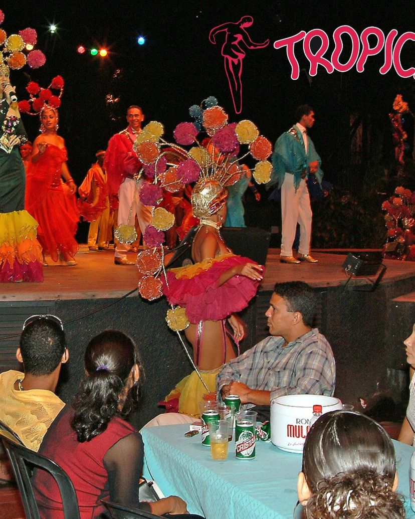 VIAJE AL CARIBE Tropicana Santiago Cabaret Show