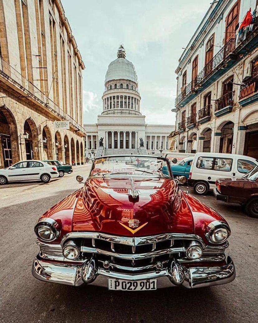 "CITY TOUR IN OLD CARS" Tour