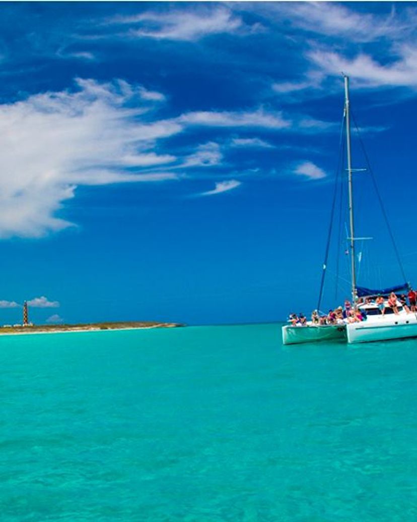 Life on Board in Catamaran "Eleuthera 60"
