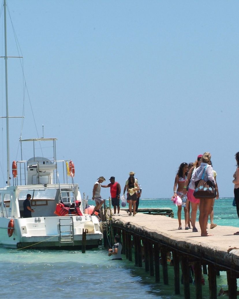 Coral Tour, Santa Lucía beach, Camagüey, Cuba.