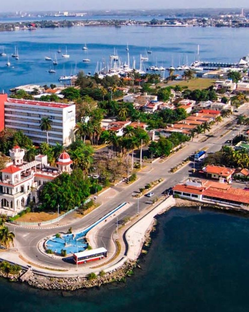 Excursão "CIENFUEGOS EM COMBOIO TURÍSTICO"