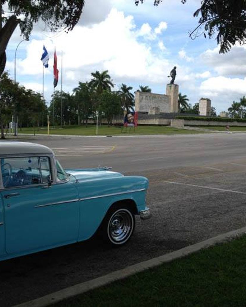 "Santa Clara" Private Tour in American Classic Cars