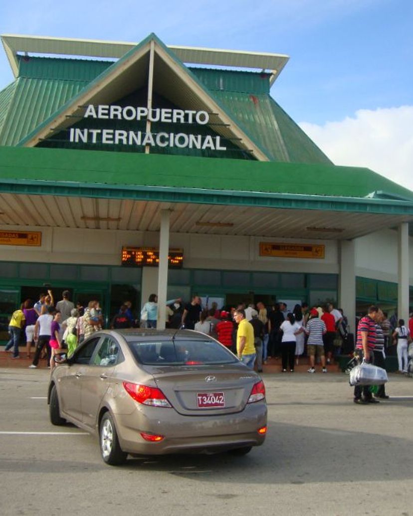 Frank País, Holguín International Airport