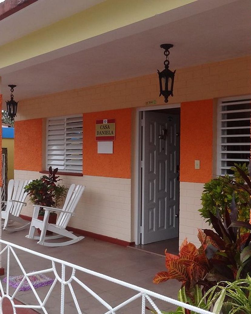 Casa Daniela, RAFAEL TREJO, No. 161