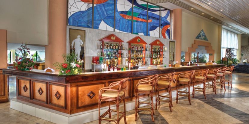 Lobby / Piano Bar