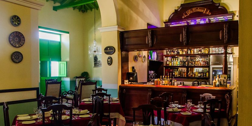 La Calesa - Lobby Bar