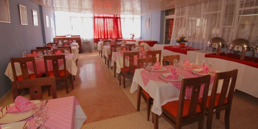 . - Restaurant