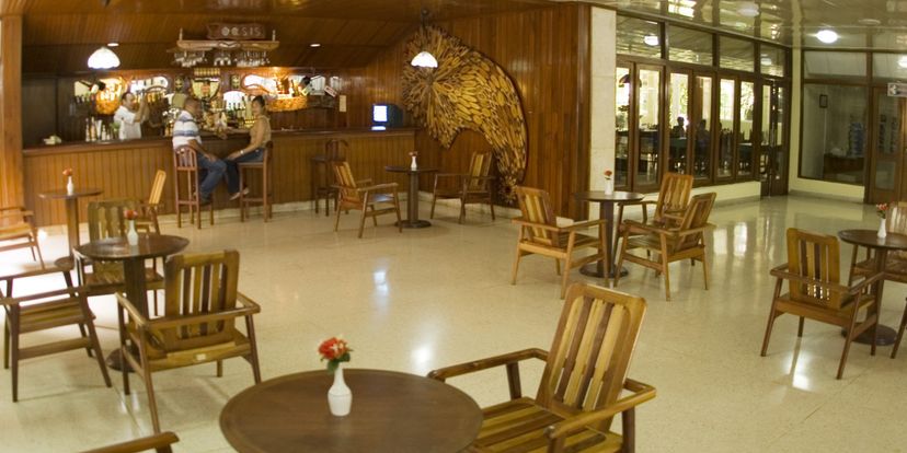 Oasis - Lobby Bar