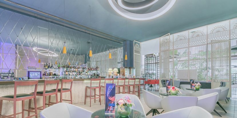 EL PATIO - Cocktail Bar