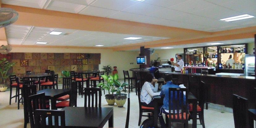 . - Snack-bar de piscine