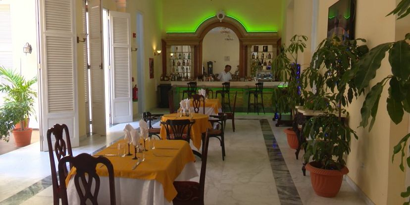 . - Restaurant