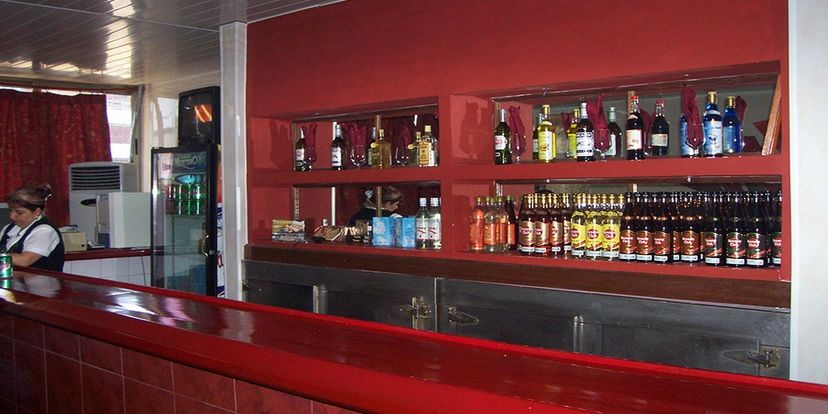 . - Snack-bar de piscine