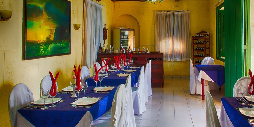 . - Restaurant