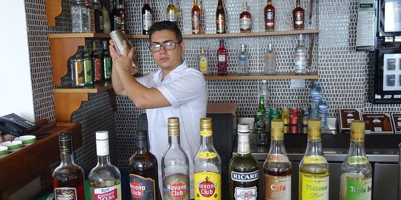 . - Bar