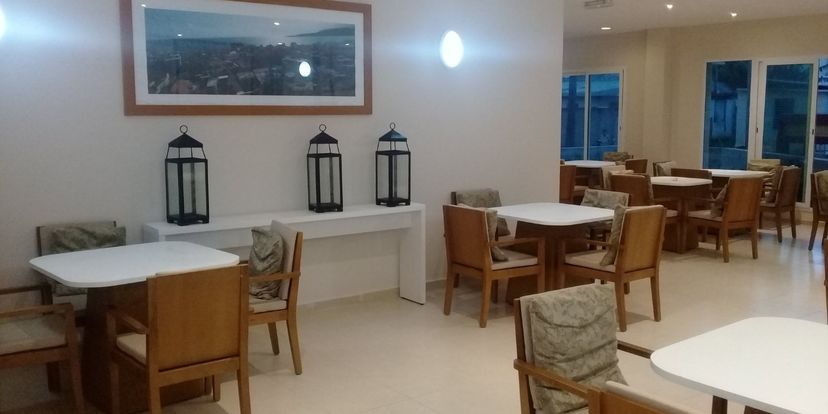 . - Restaurant