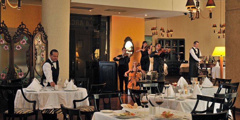 LA ARCADA - Restaurant