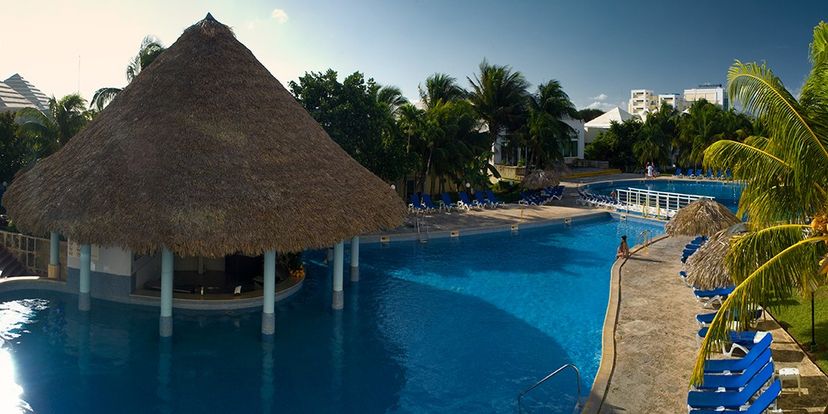 Tocororo - Aqua Bar (Bar de la piscine)