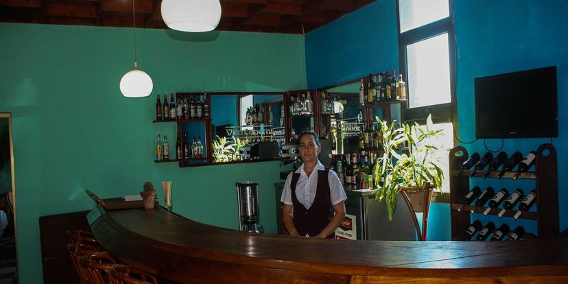. - Lobby Bar