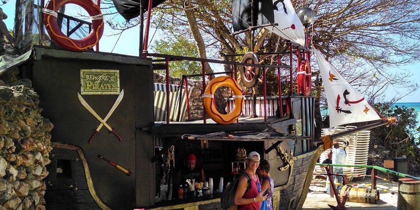 PIRATA. - Bar de Plage