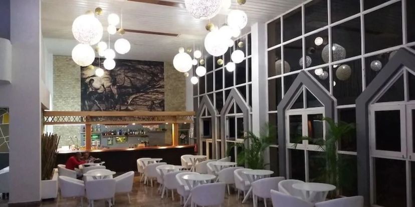 . - Restaurant