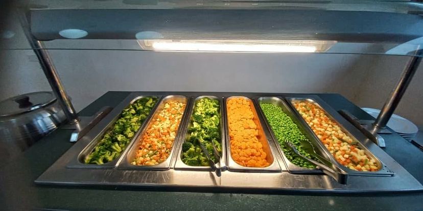 . - Restaurant buffet