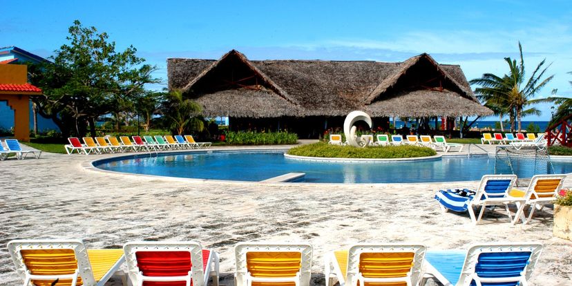 Los Amigos (Guardalavaca section) - Snack-bar de piscine