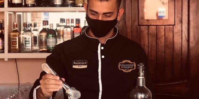 . - Lobby Bar