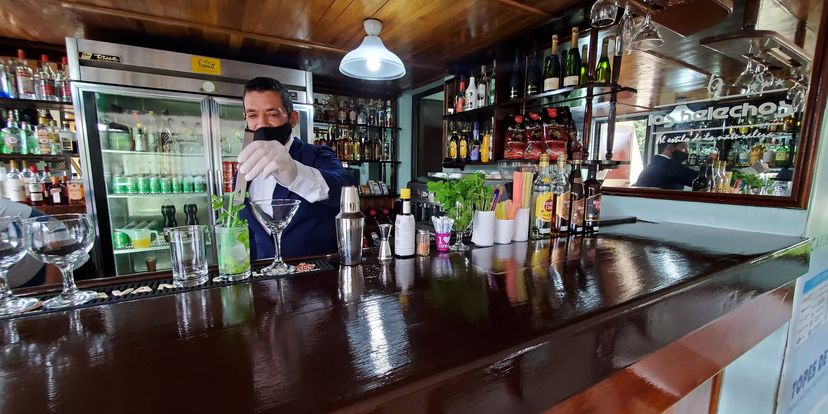 Los Helechos - Lobby Bar