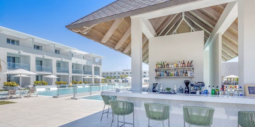 AQUA - Aqua Bar (Bar de la piscine)