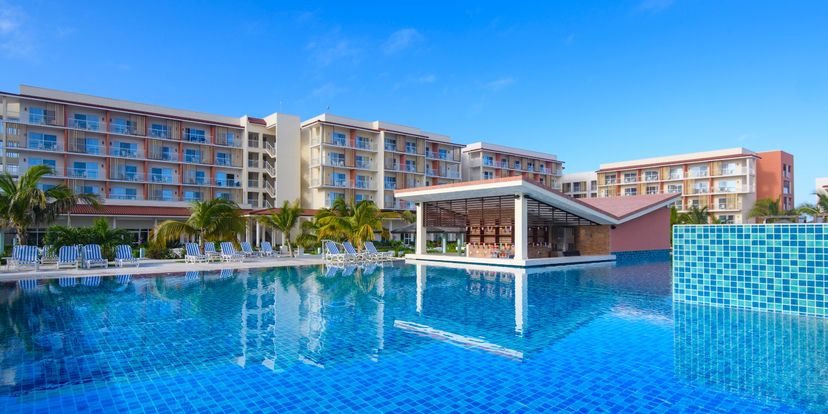 DEEP - Bar de Piscina