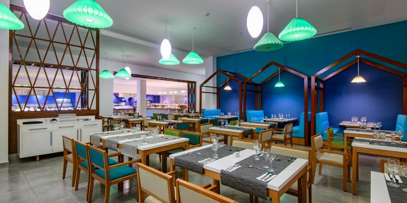 ÁVILA. - Restaurante Buffet