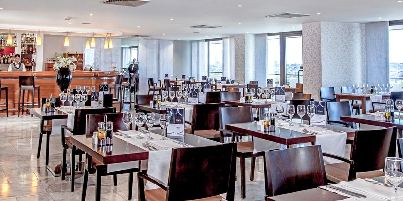 VIP BAR VEDADO (The Level) - Restaurant Bar Lounge