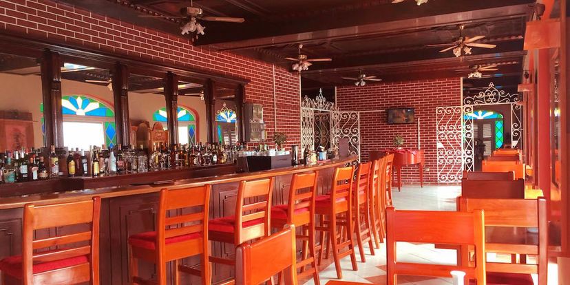 . - Lobby Bar