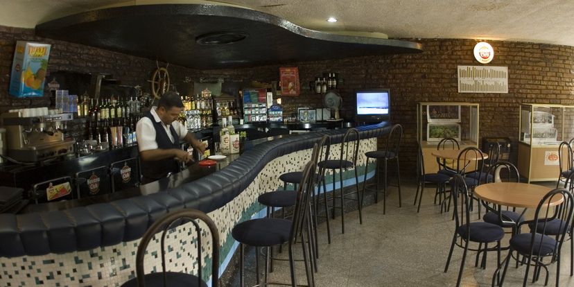 . - Lobby Bar
